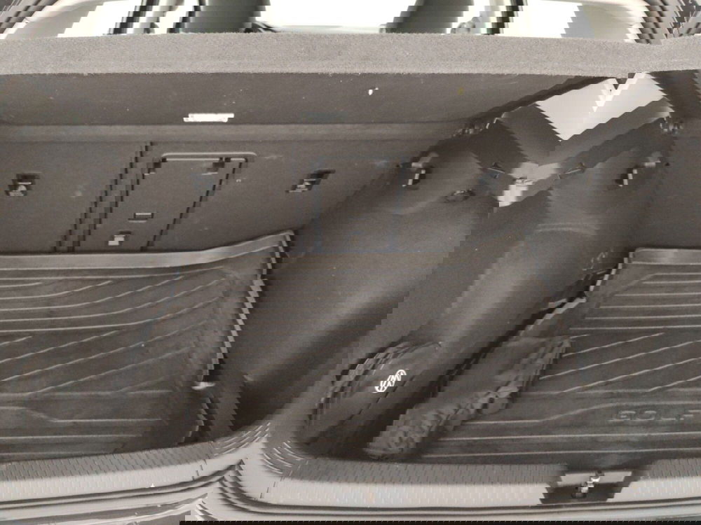 Volkswagen Golf usata a Massa-Carrara (16)