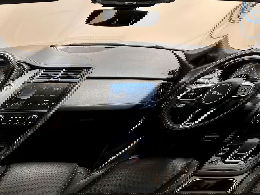 Jaguar E-Pace usata a Varese (4)