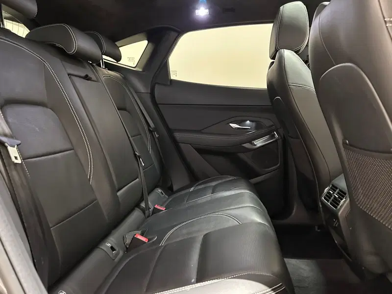 Jaguar E-Pace usata a Varese (5)