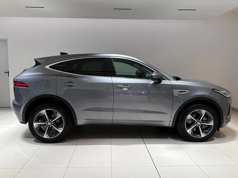Jaguar E-Pace usata a Varese (6)