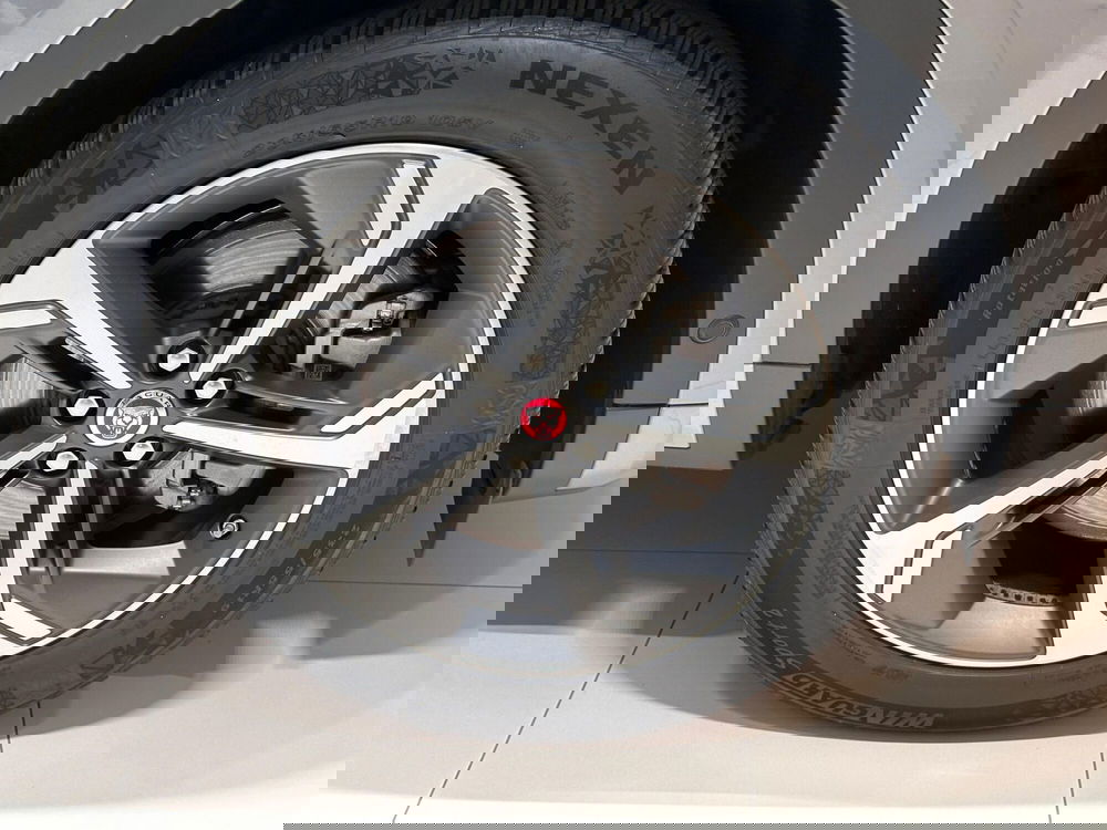 Jaguar E-Pace usata a Varese (9)