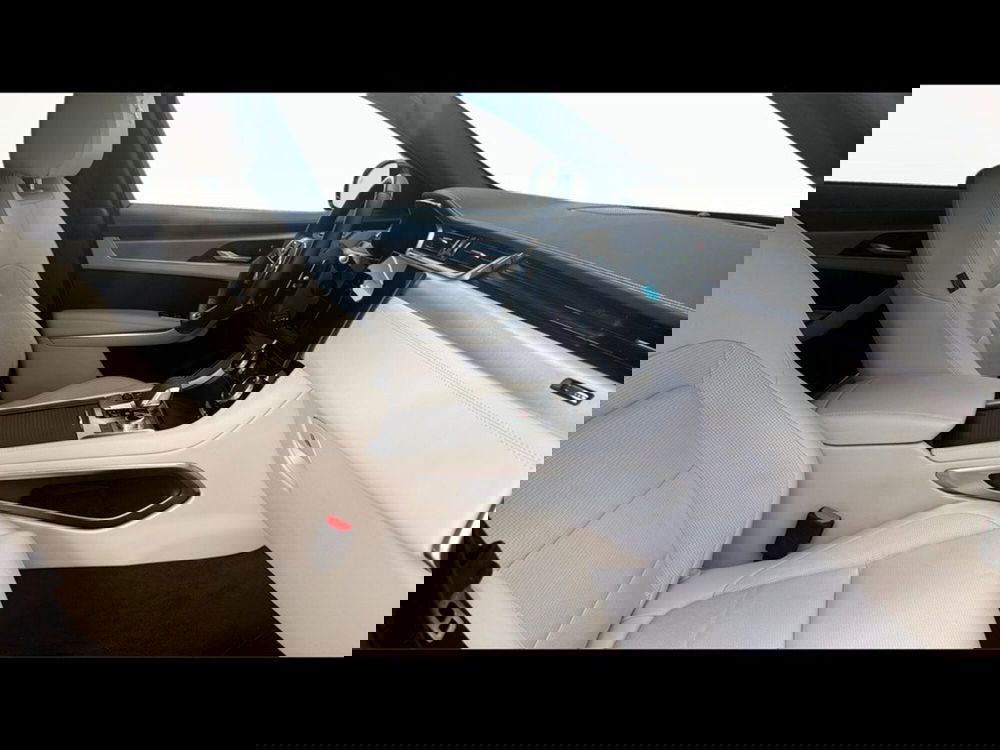 Jaguar F-Pace usata a Varese (3)