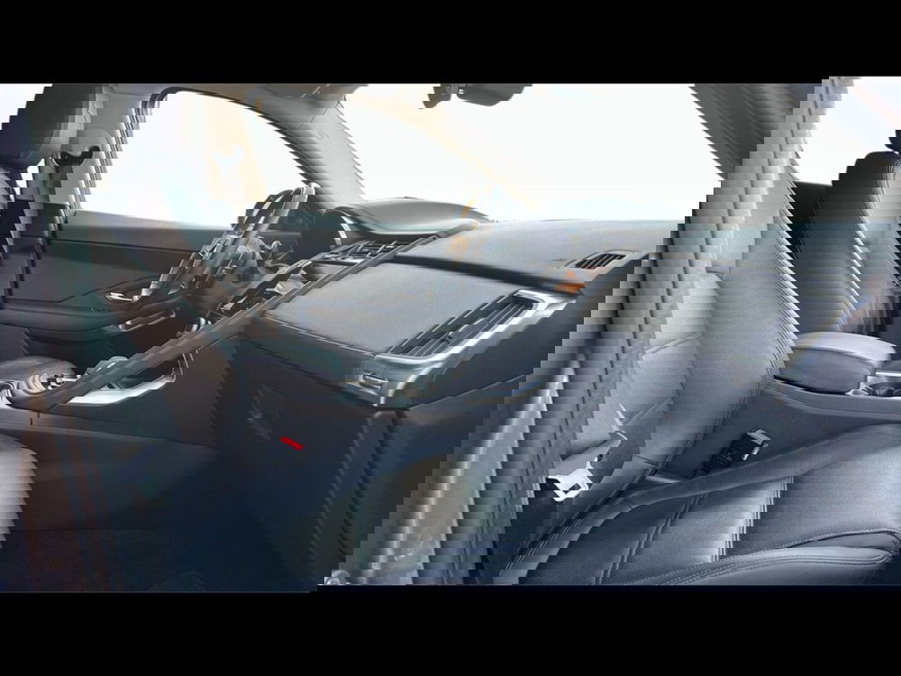 Jaguar E-Pace usata a Varese (3)