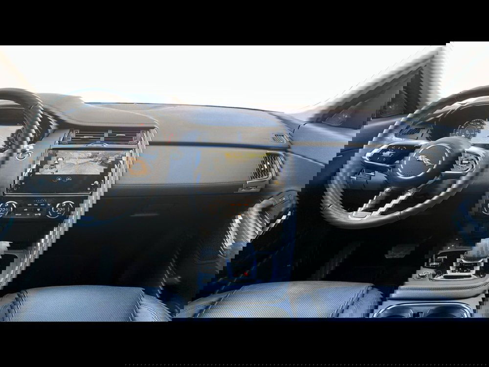 Jaguar E-Pace usata a Varese (4)