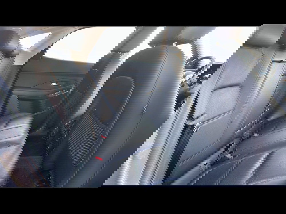 Jaguar E-Pace usata a Varese (5)