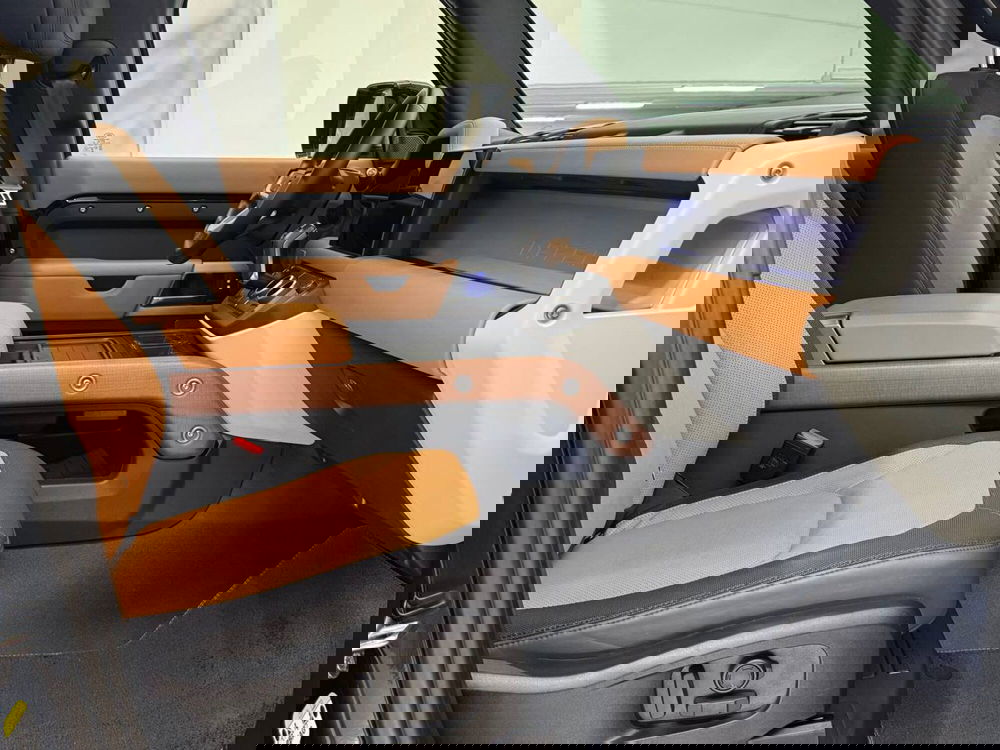 Land Rover Defender usata a Savona (10)