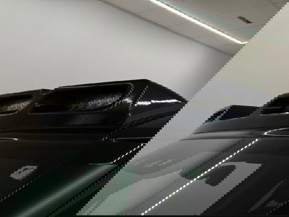 Land Rover Defender usata a Savona (15)