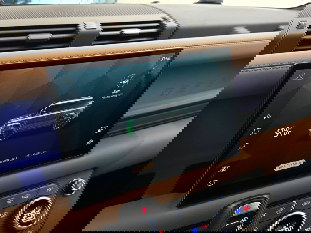 Land Rover Defender usata a Savona (19)