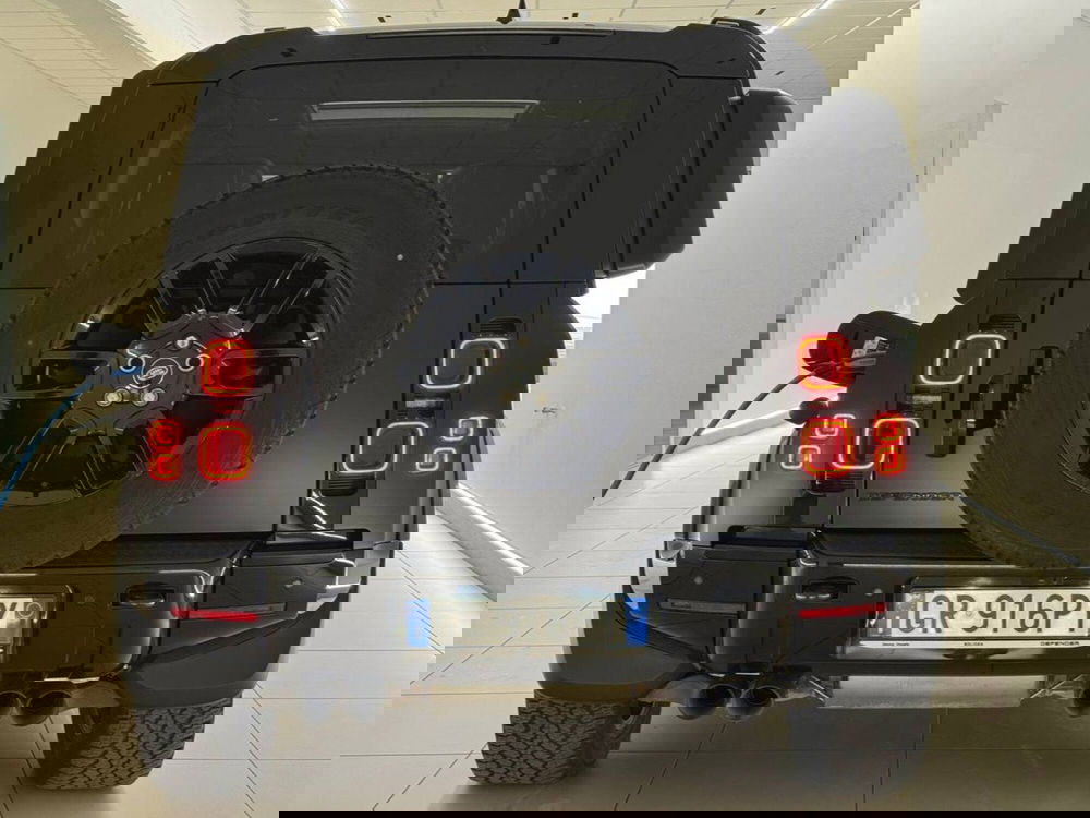 Land Rover Defender usata a Savona (5)