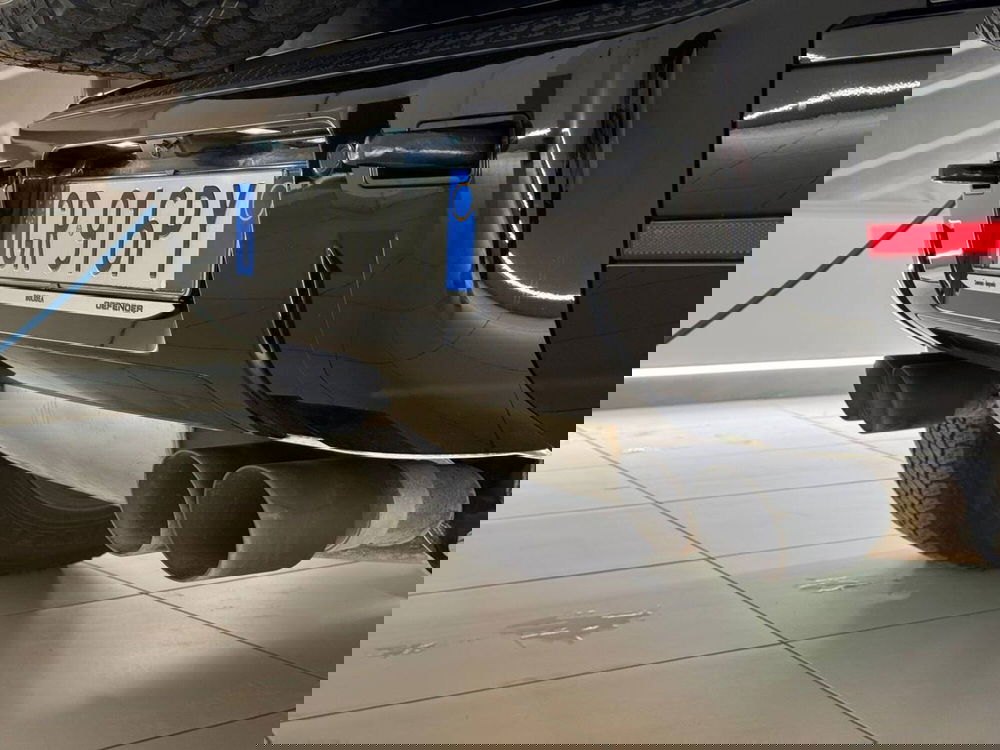 Land Rover Defender usata a Savona (7)