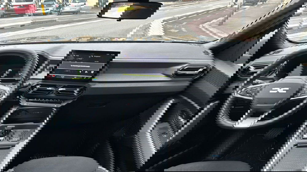 Dacia Bigster usata a Firenze (11)