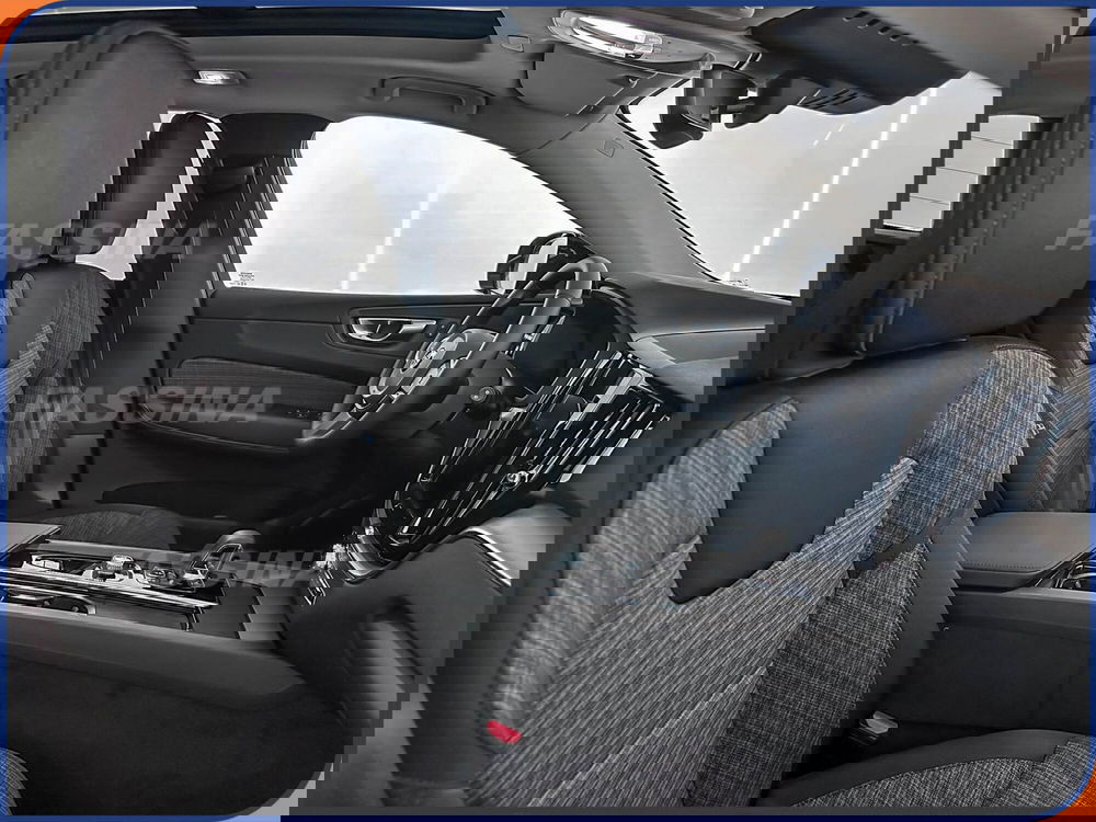 Volvo XC60 nuova a Milano (14)