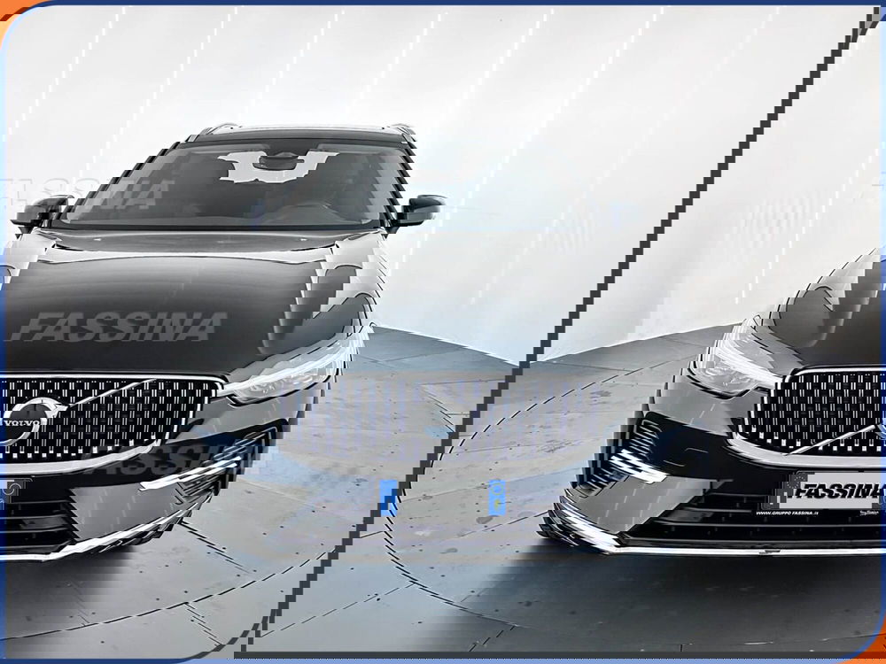 Volvo XC60 nuova a Milano (2)