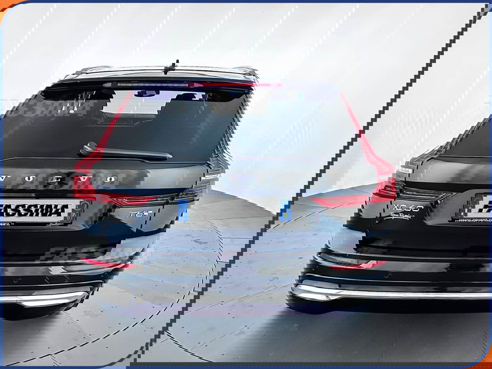 Volvo XC60 nuova a Milano (5)