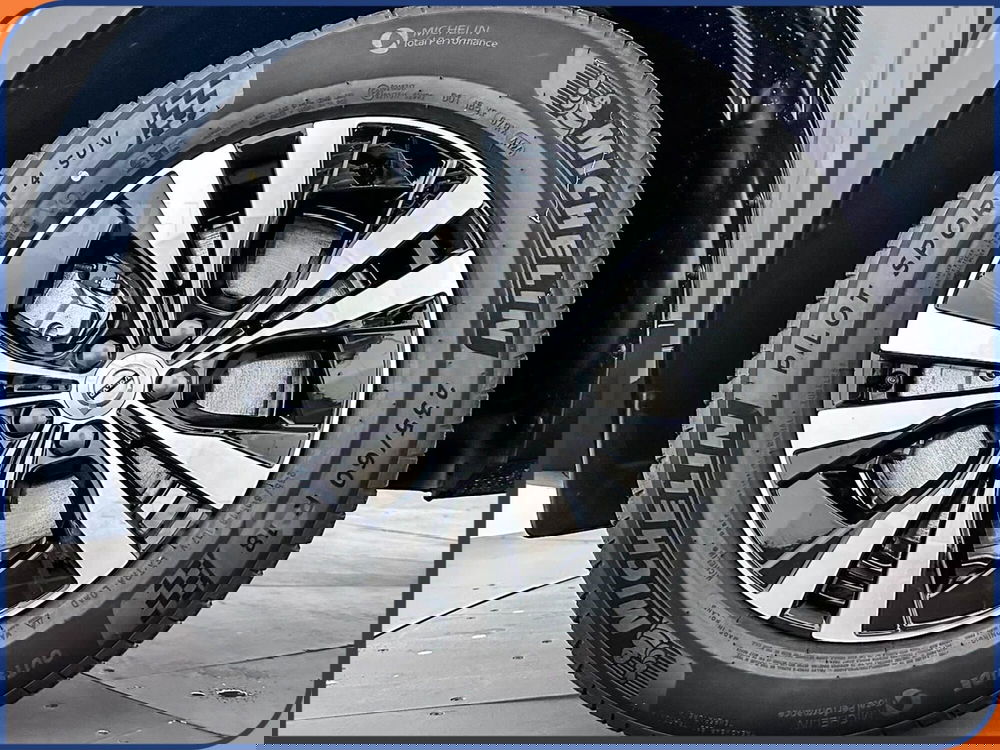 Volvo XC60 nuova a Milano (7)