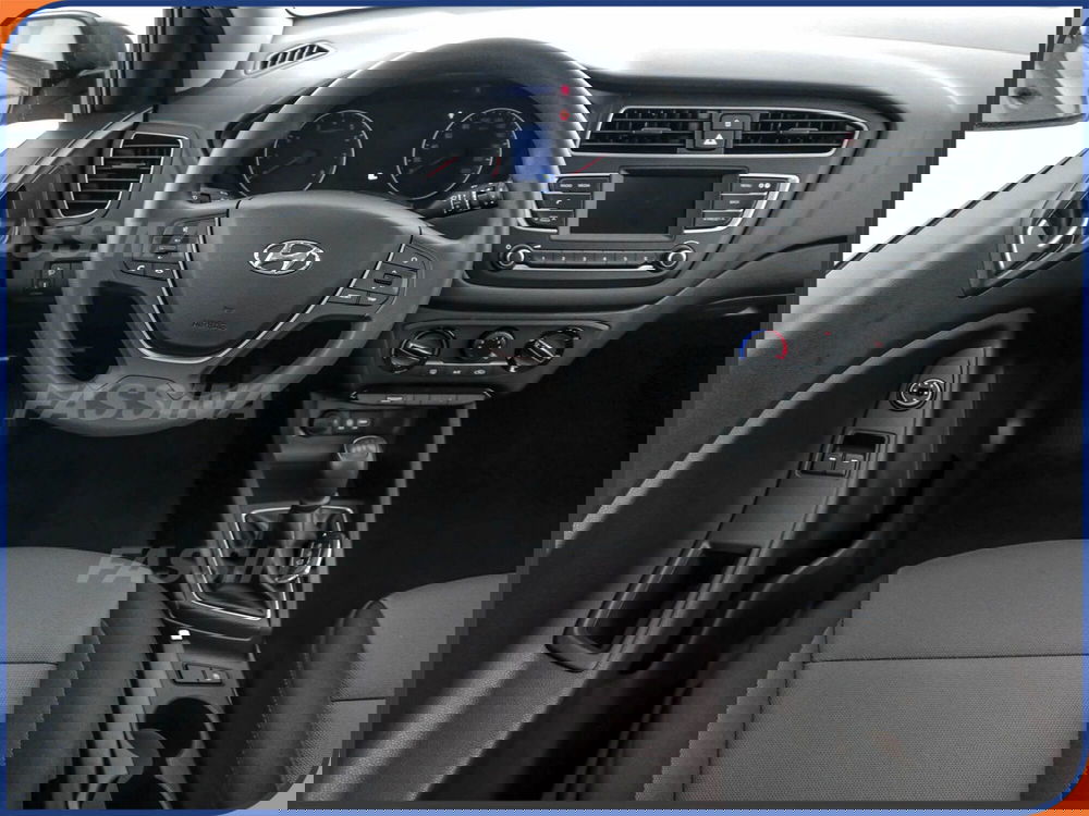 Hyundai i20 usata a Milano (9)