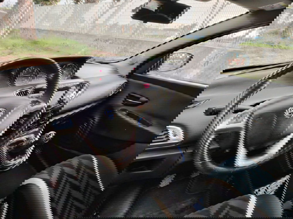 Lancia Ypsilon usata a Massa-Carrara (16)