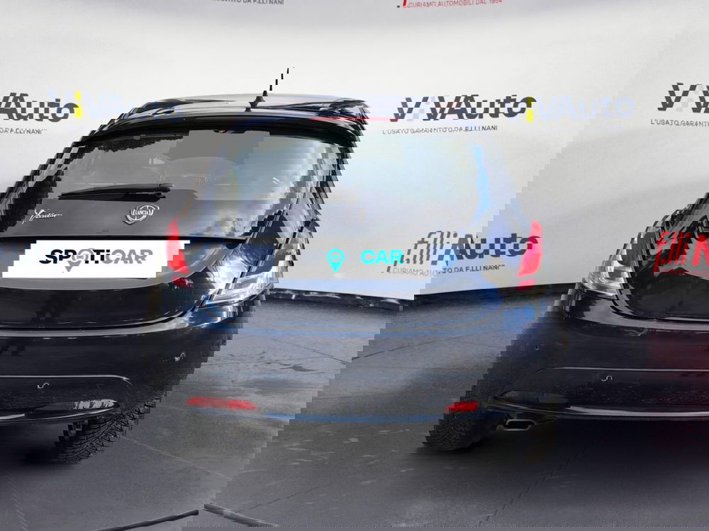 Lancia Ypsilon usata a Massa-Carrara (4)