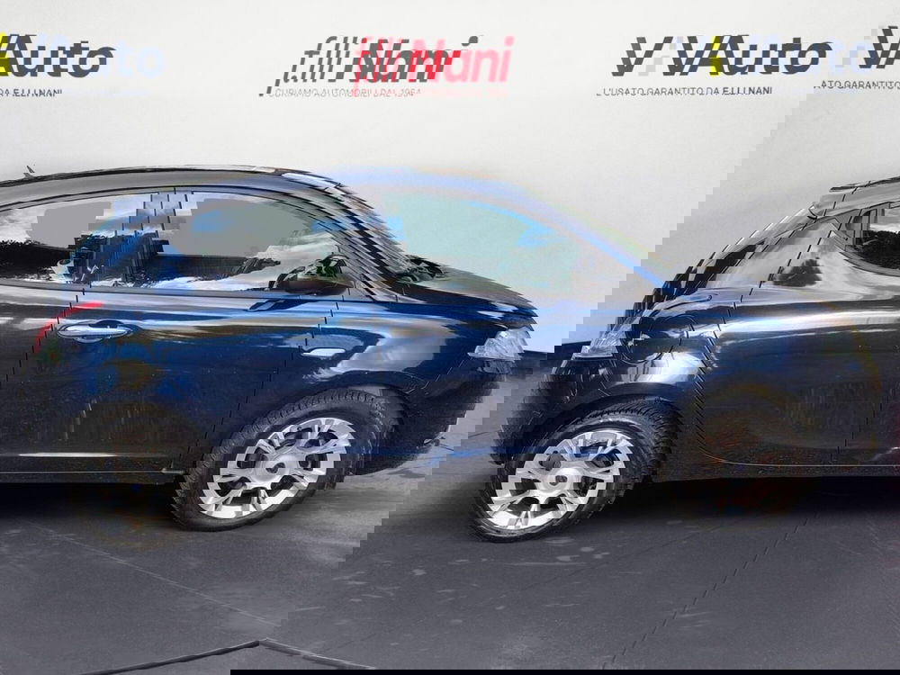 Lancia Ypsilon usata a Massa-Carrara (8)