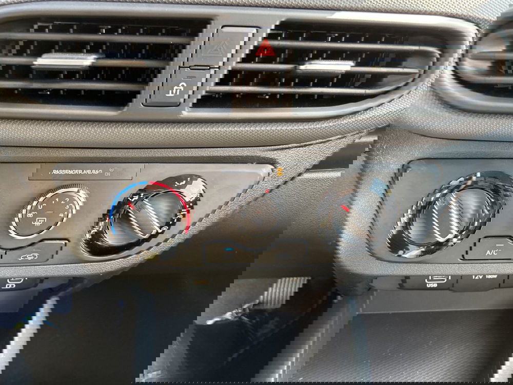 Hyundai i10 nuova a Latina (18)