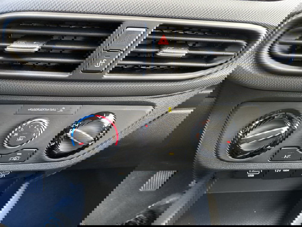 Hyundai i10 nuova a Latina (18)