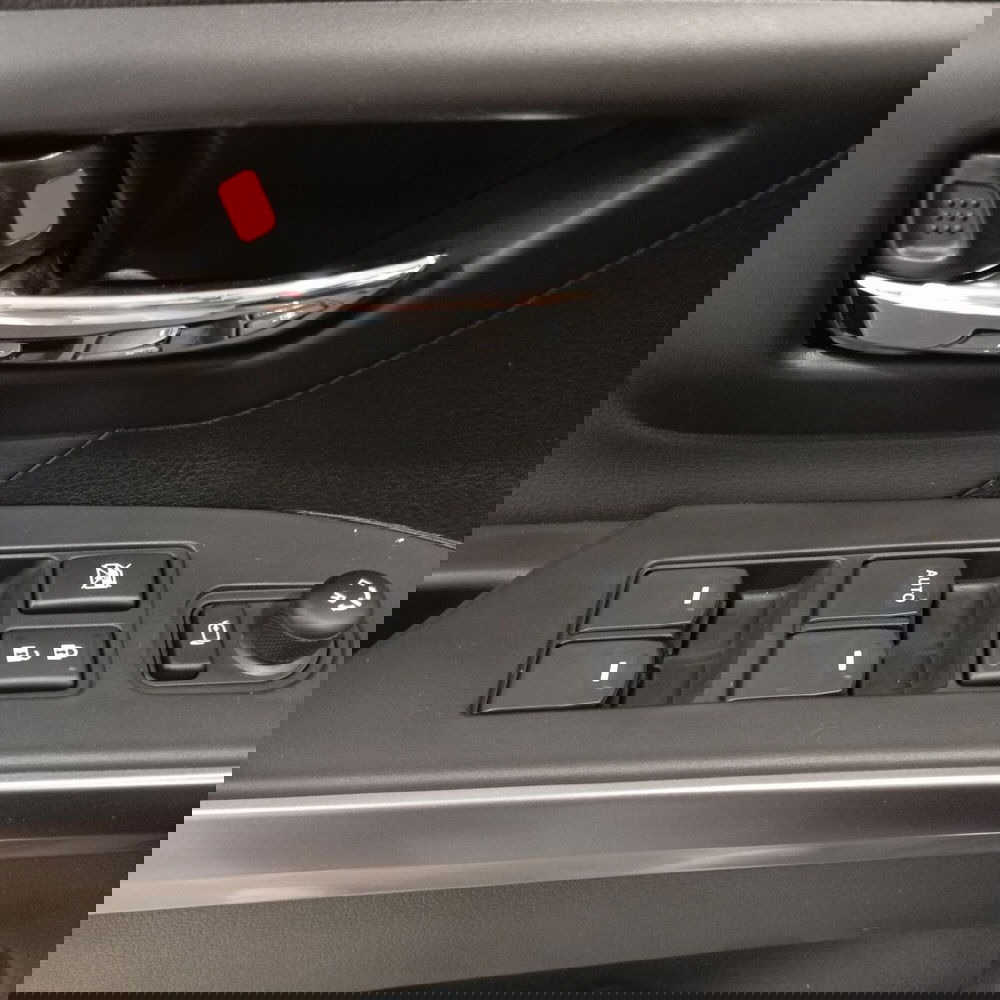 Suzuki S-Cross nuova a Chieti (5)