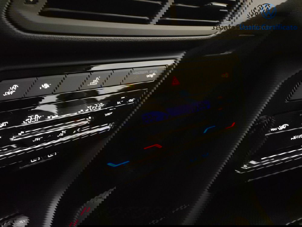 Volkswagen T-Cross usata a Varese (12)