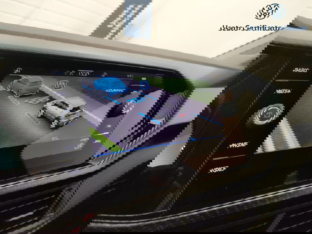 Volkswagen T-Cross usata a Varese (14)