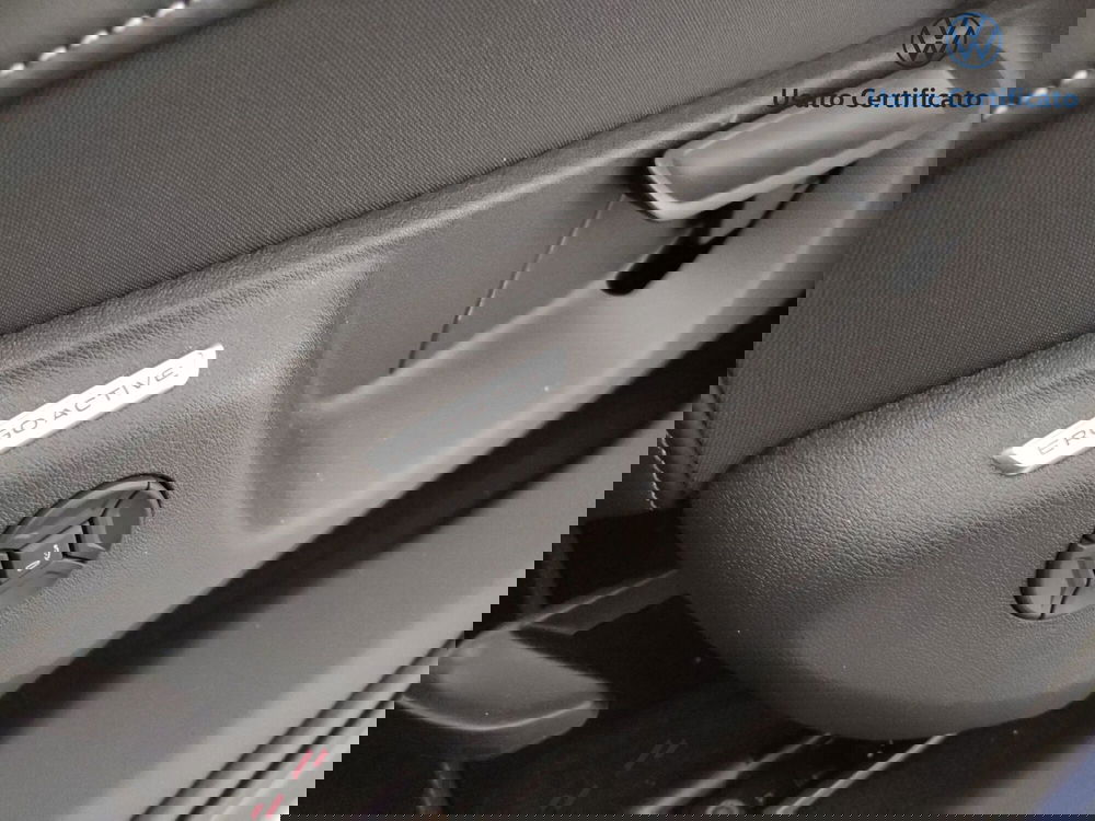 Volkswagen Tayron nuova a Varese (13)