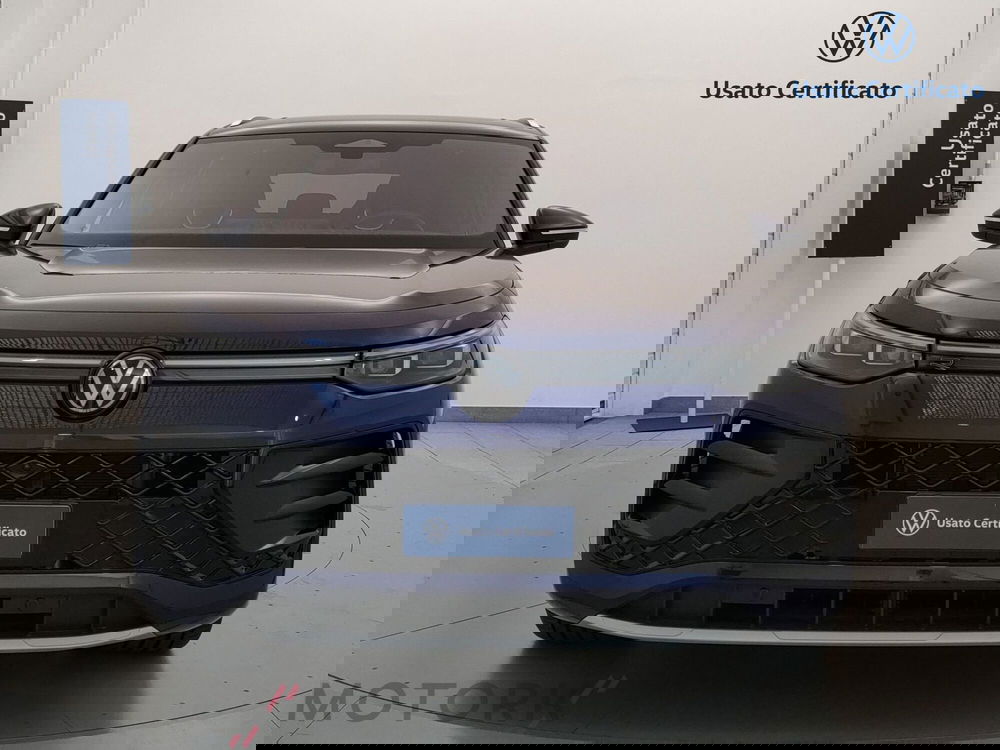 Volkswagen Tayron nuova a Varese (3)