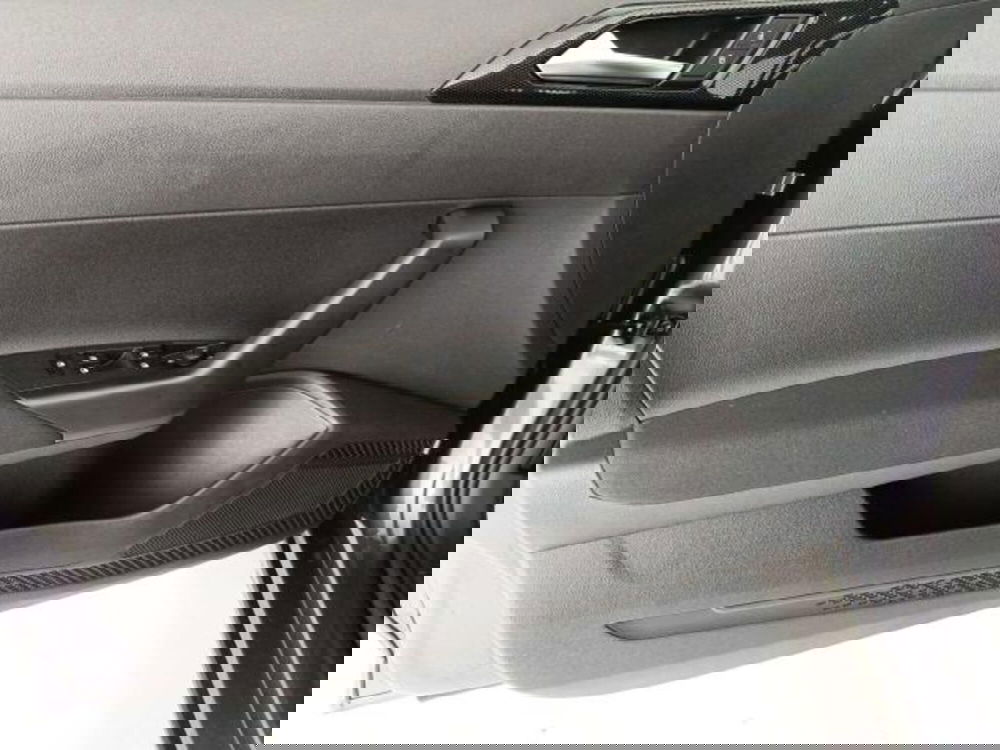 Volkswagen Taigo usata a Matera (11)