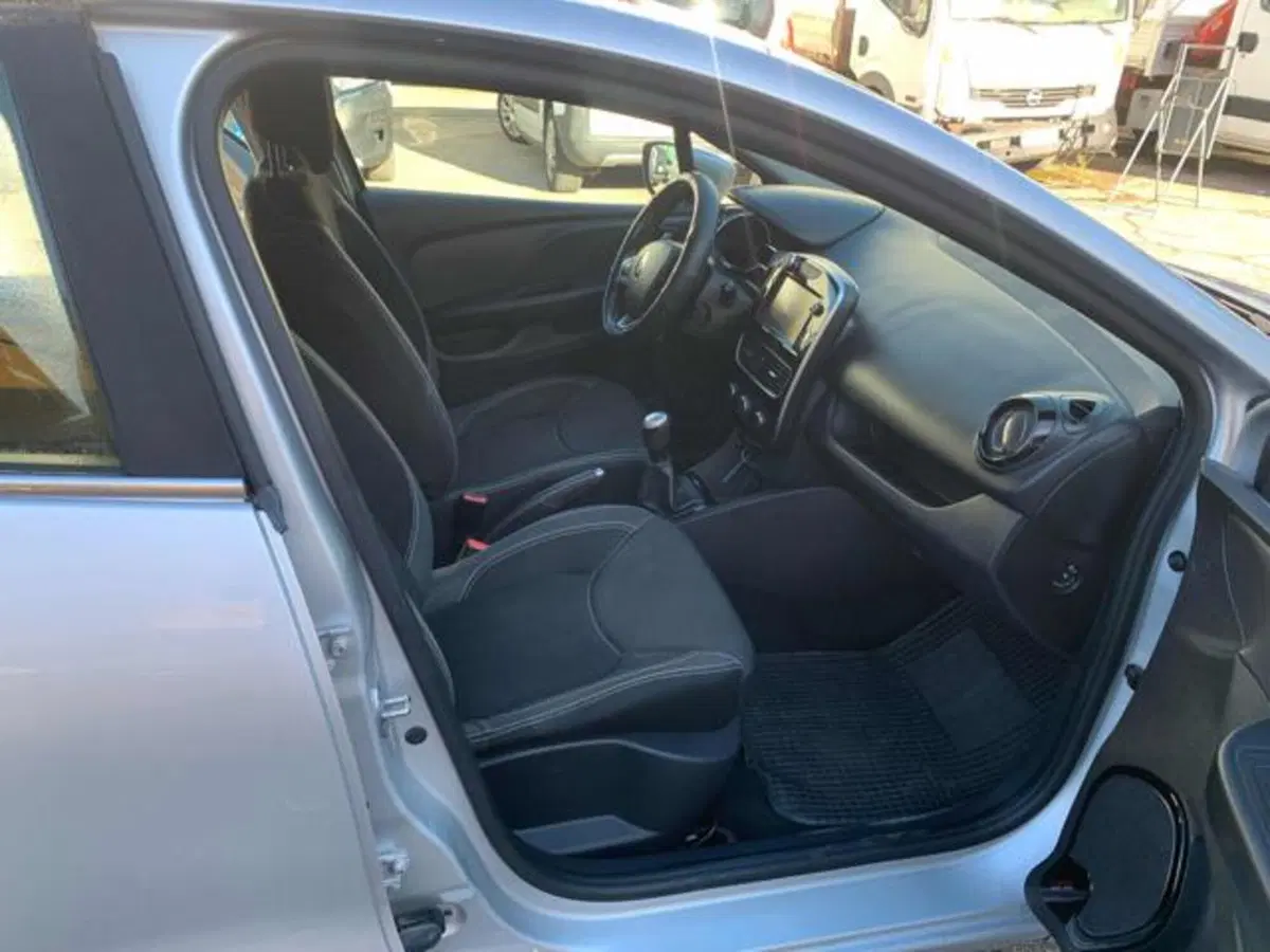 Renault Clio usata a Lucca (10)