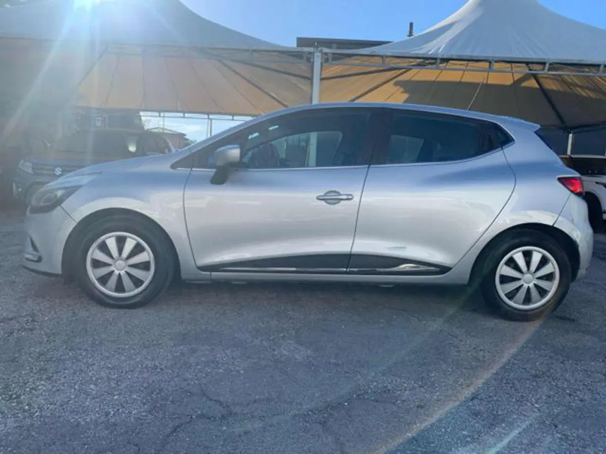 Renault Clio usata a Lucca (2)