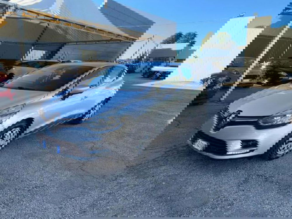 Renault Clio nuova a Lucca (3)