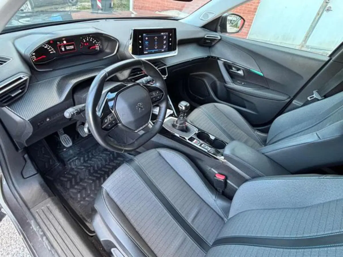 Peugeot 2008 usata a Pesaro-Urbino (2)