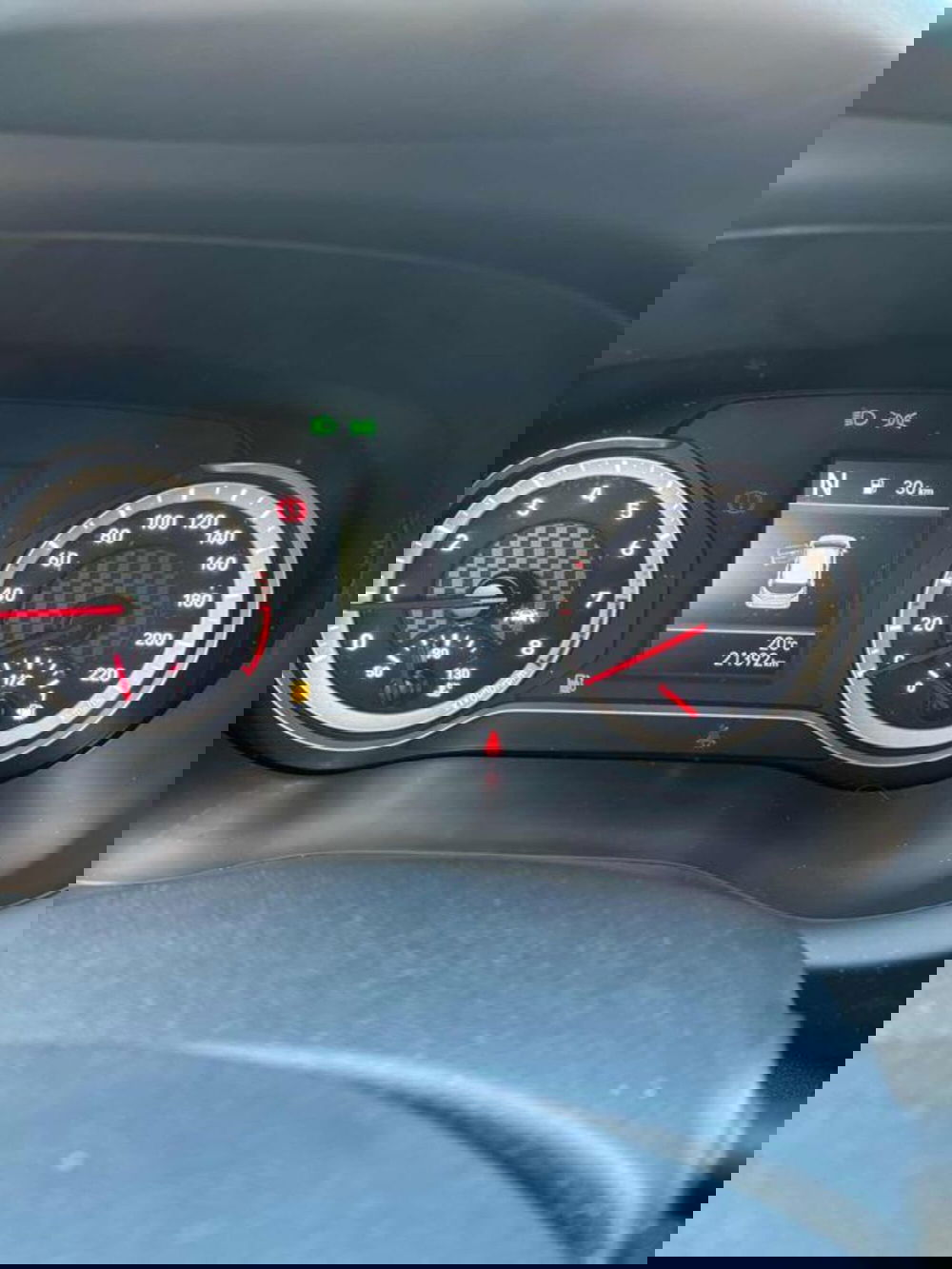 Hyundai i10 usata a Pesaro-Urbino (8)