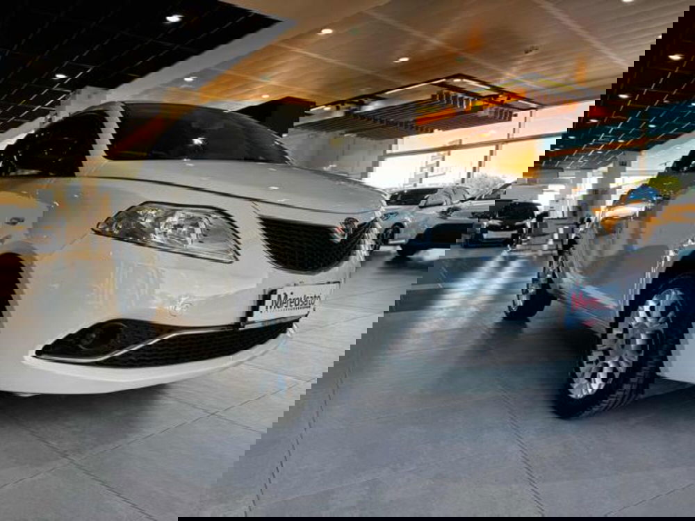 Lancia Ypsilon usata a Sassari (3)