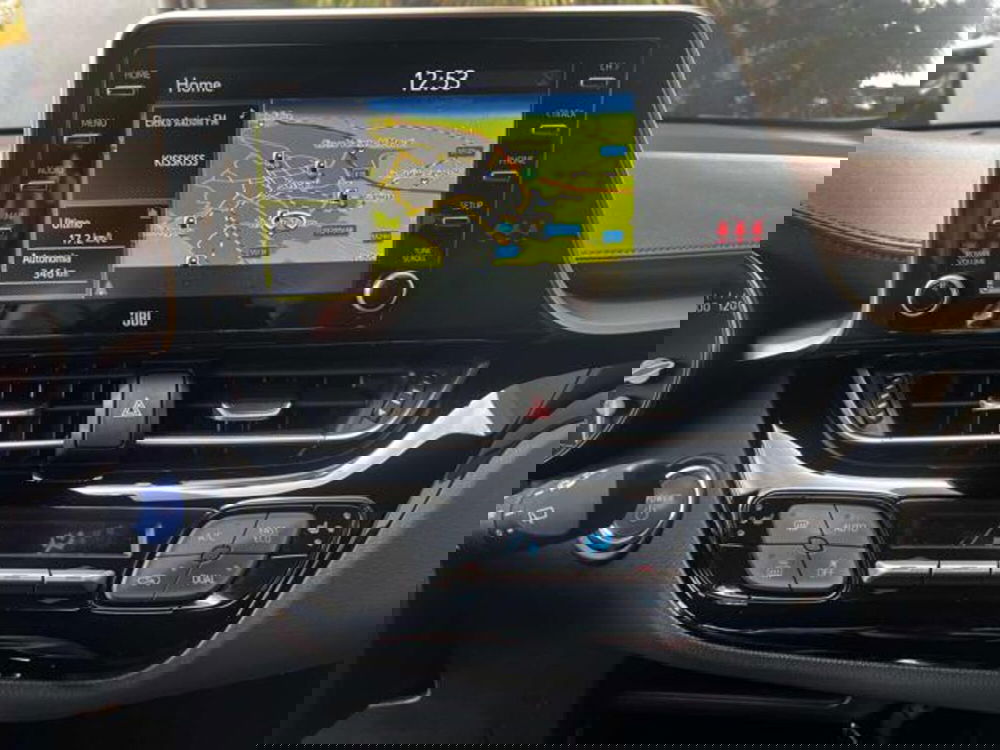 Toyota Toyota C-HR usata a Sassari (13)