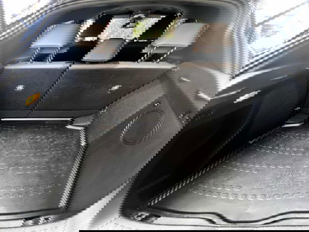 Toyota Toyota C-HR usata a Sassari (16)