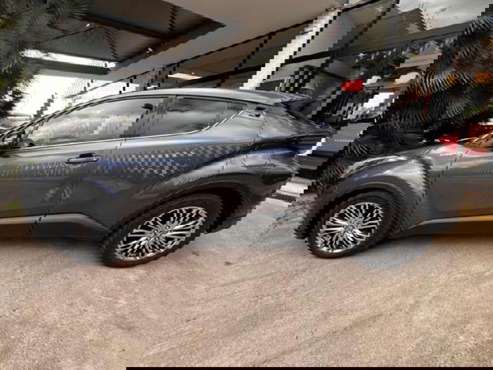 Toyota Toyota C-HR usata a Sassari (4)