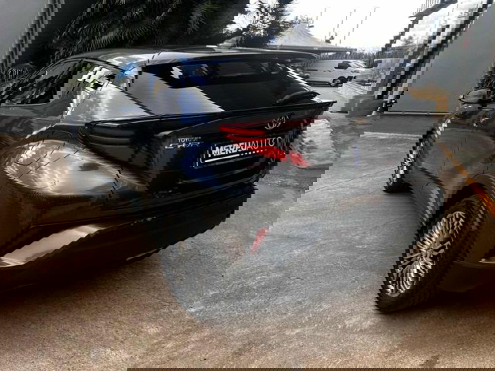 Toyota Toyota C-HR usata a Sassari (8)