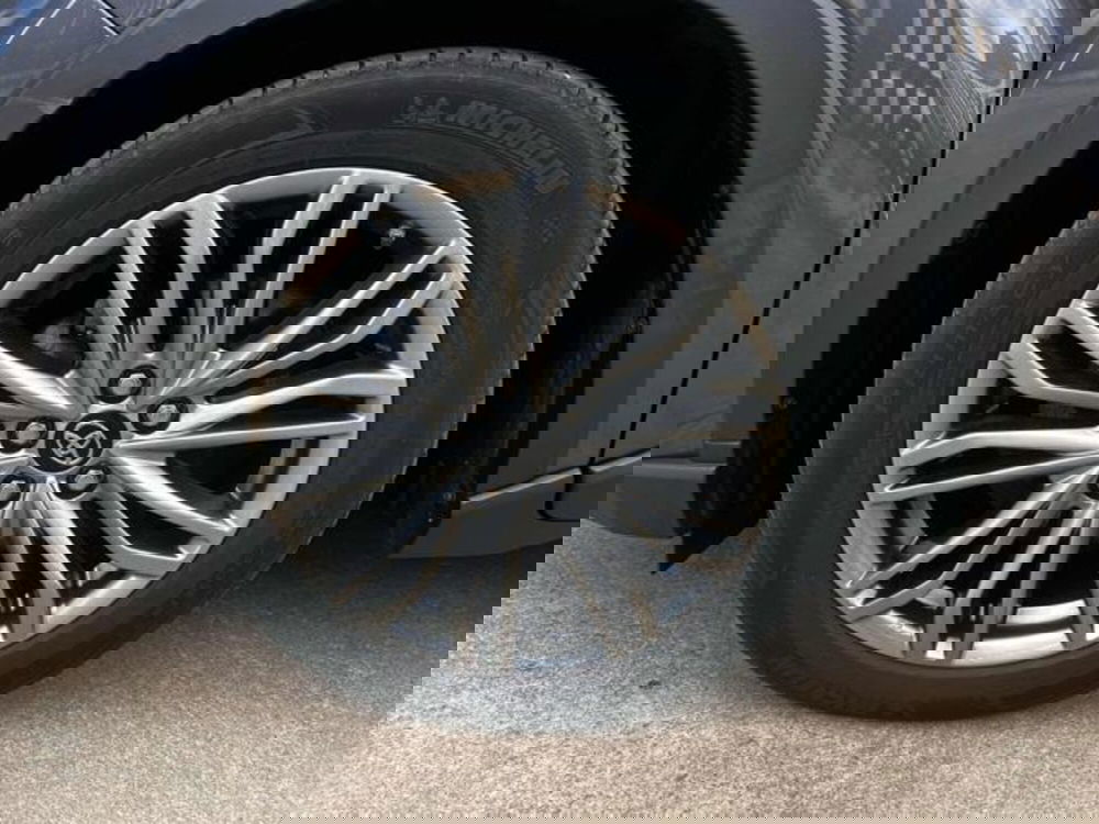 Toyota Toyota C-HR usata a Sassari (9)