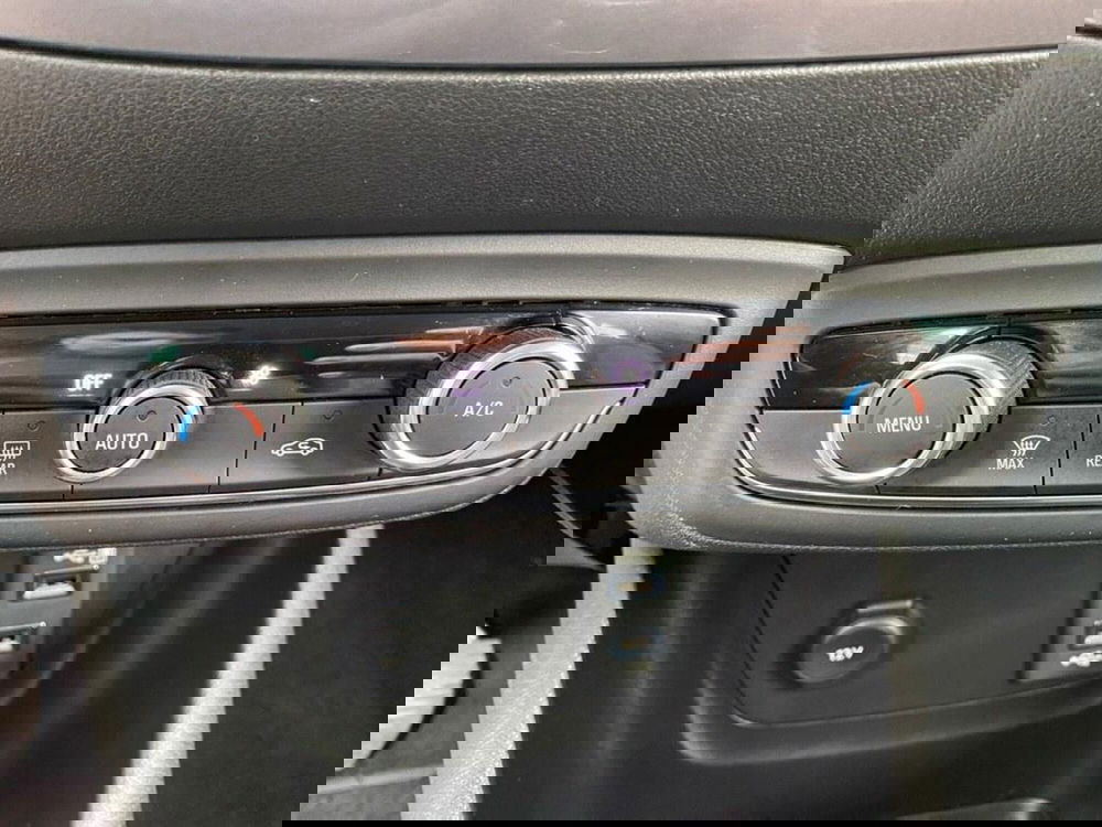 Opel Crossland X usata a Torino (11)