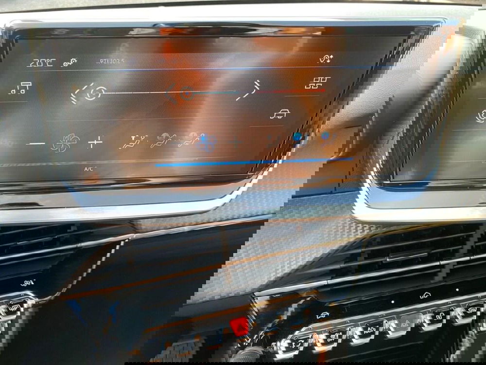 Peugeot 208 nuova a Torino (10)