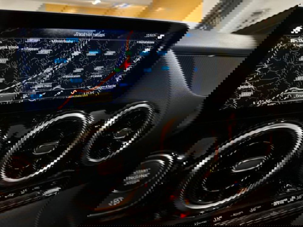 Mercedes-Benz GLA SUV usata a Avellino (14)