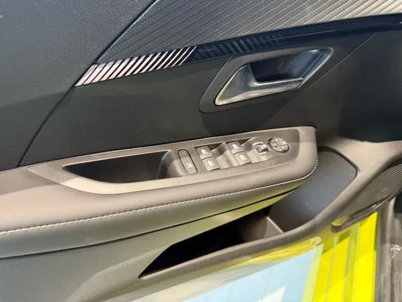 Peugeot 208 nuova a Monza e Brianza (10)