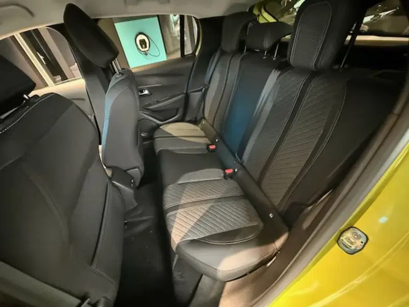 Peugeot 208 nuova a Monza e Brianza (12)