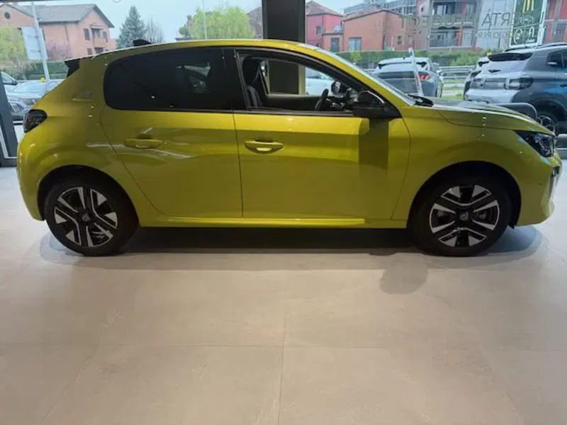 Peugeot 208 nuova a Monza e Brianza (4)