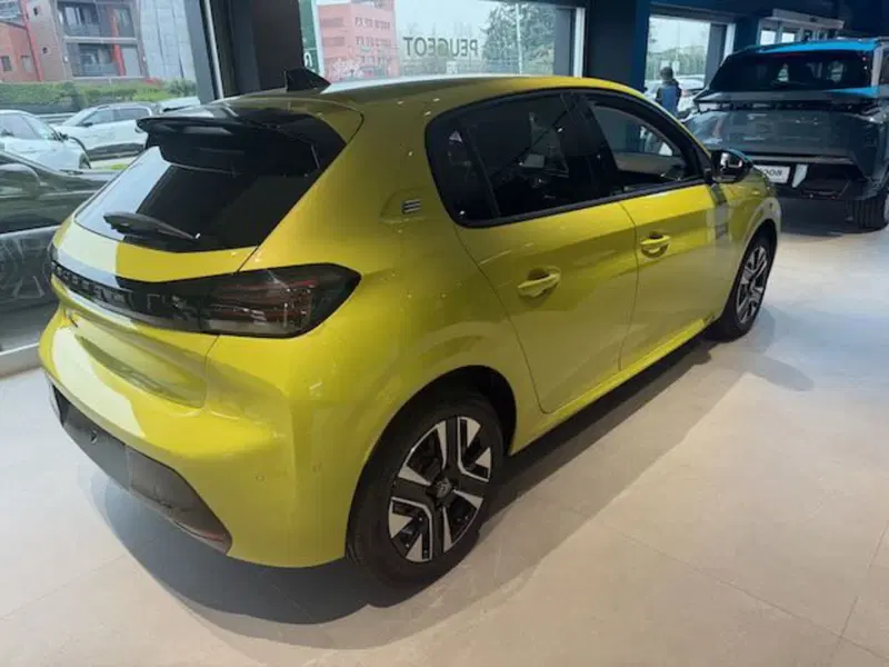 Peugeot 208 nuova a Monza e Brianza (5)
