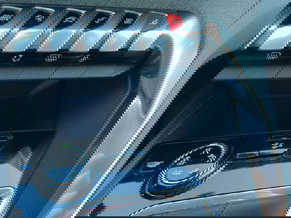 Peugeot 5008 usata a Como (10)